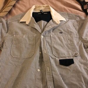 Short sleeve button up
